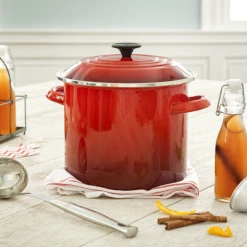 Le Creuset Stockpot -Kitchenware Sales Shop 10qt stockpot g1