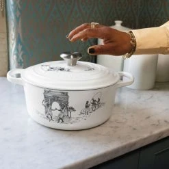 Le Creuset Harlem Toile De Jouy Signature Round Dutch Oven -Kitchenware Sales Shop 24029024835041 rdo 1