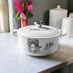 Le Creuset Harlem Toile De Jouy Signature Round Dutch Oven -Kitchenware Sales Shop 24029024835041 rdo 2