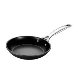 Le Creuset Toughened Nonstick PRO Fry Pan -Kitchenware Sales Shop FRYPAN ANGLE 26 lpr