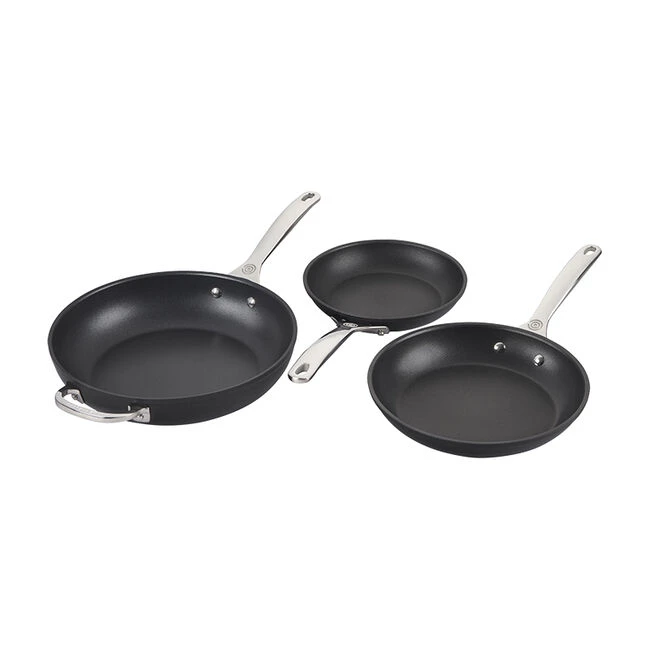 Le Creuset Toughened Nonstick PRO 3-Piece Fry Pan Set 2 Le Creuset Toughened Nonstick PRO 3-Piece Fry Pan Set - Image 2