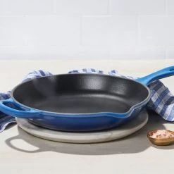Le Creuset Signature Skillet 19 Le Creuset Signature Skillet -Kitchenware Sales Shop azure sig skillet