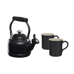 Le Creuset Demi Kettle And Mugs Set -Kitchenware Sales Shop rs12993 demikettlemugs licorice ss