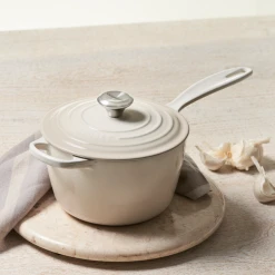 Le Creuset Signature Saucepan 21 Le Creuset Signature Saucepan -Kitchenware Sales Shop sig saucepan2