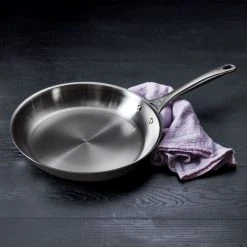 Le Creuset Stainless Steel Fry Pan 11 Le Creuset Stainless Steel Fry Pan -Kitchenware Sales Shop ss frypan g3